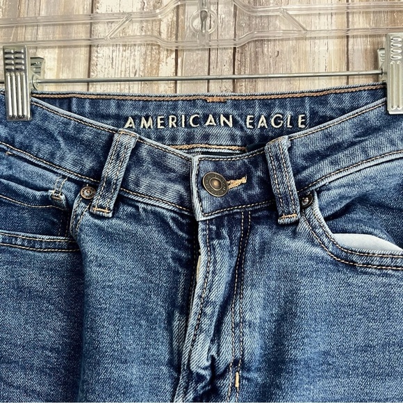 American Eagle Medium Wash Straight Mom Jeans - Picture 5 of 9